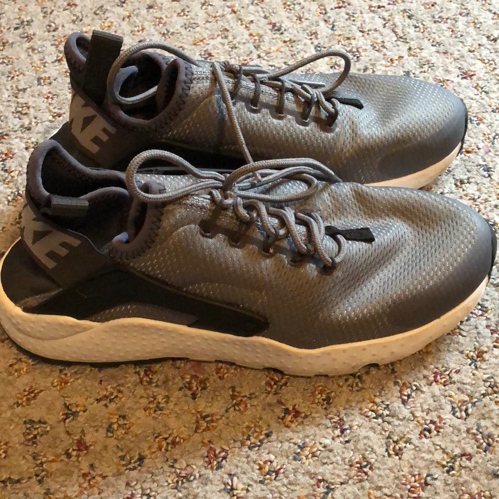 Nike Huarache size 7.5